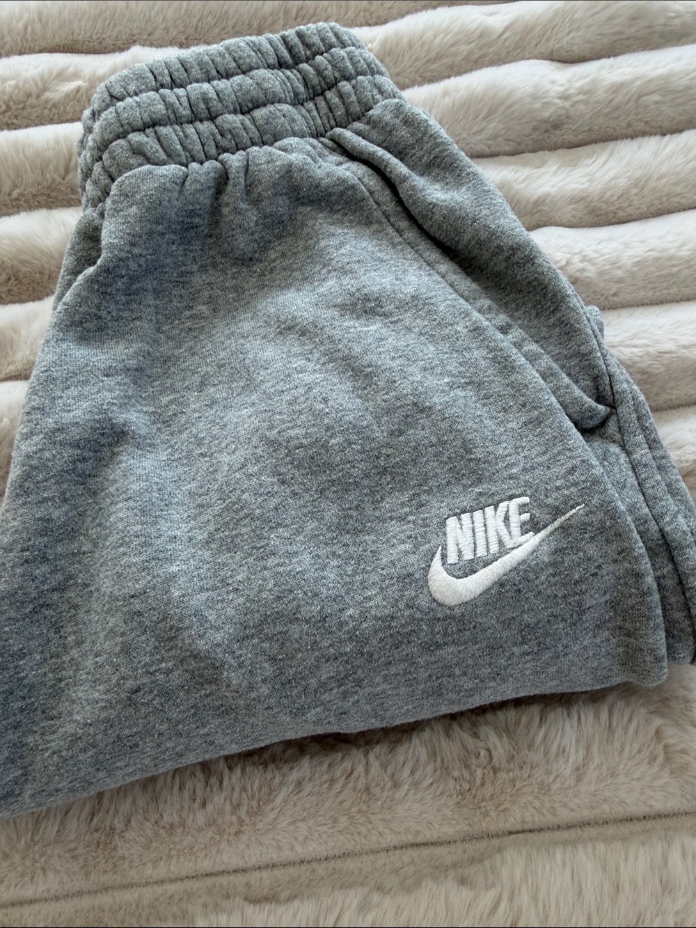 Nike Gray Kids Fleece Joggers - boys size large - Picture 3 of 6